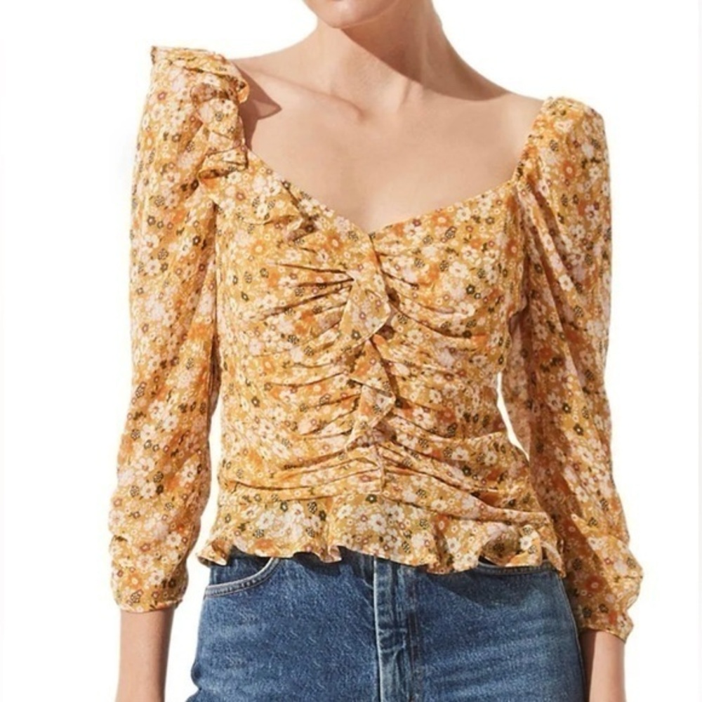 ASTR Ruched Sleeve Sweetheart Top Mustard
Orange Ditsy Floral Print XL